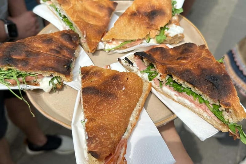 No Diet Club : Bordeaux Food Tour in Bordeaux center ! - Focaccia, a burger, and gourmet street food