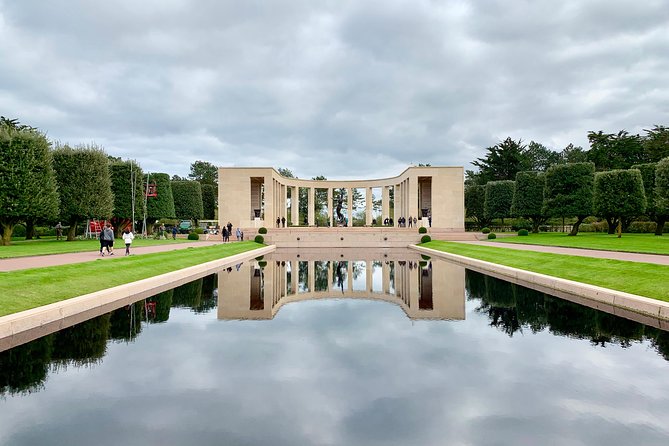 Normandy Battlefields D-Day Private Trip with VIP Services from Paris - Omaha Beach: time to pause on the sand