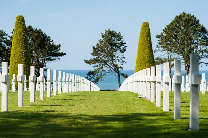 Normandy - Utah, Omaha & U.S. D-Day Sites Full Day Tour From Bayeux - Starting in Bayeux at Place du Québec