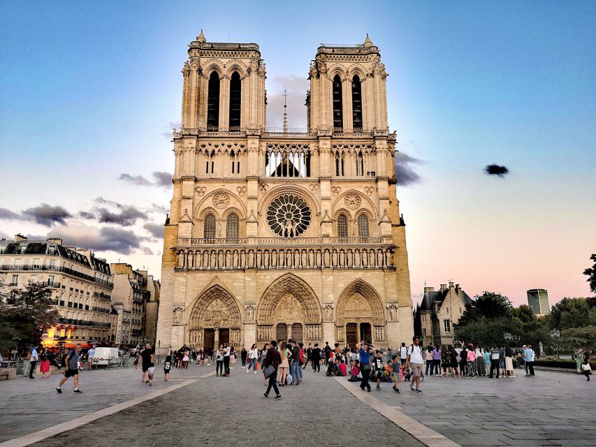 Notre-Dame Cathedral Private tour - The quiet voice rule inside Notre-Dame