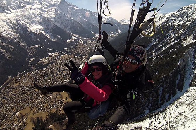 paragliding discovery flight - Taking the lift toward Chamonix’s launch point