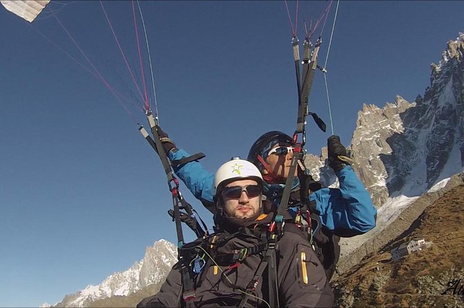 paragliding discovery flight - Returning to the valley after the flight