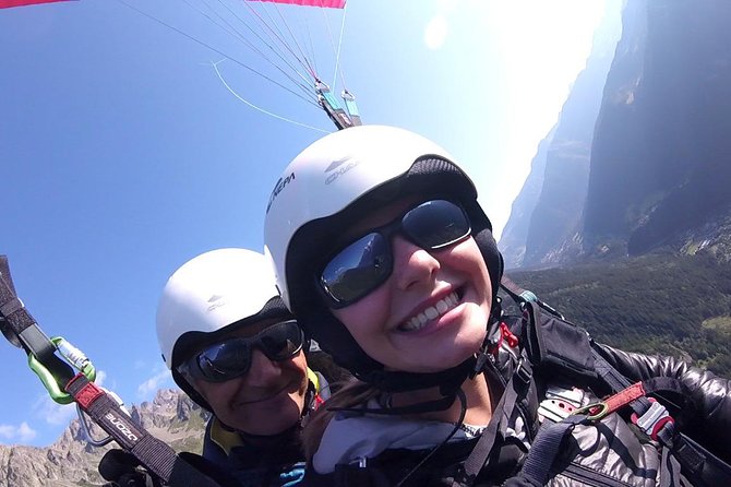 paragliding discovery flight - Photos and video from the air