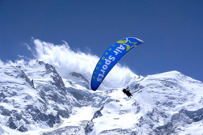 Paragliding Tandem Flight over the Alps in Chamonix - Meeting at Téléphérique du Brévent
