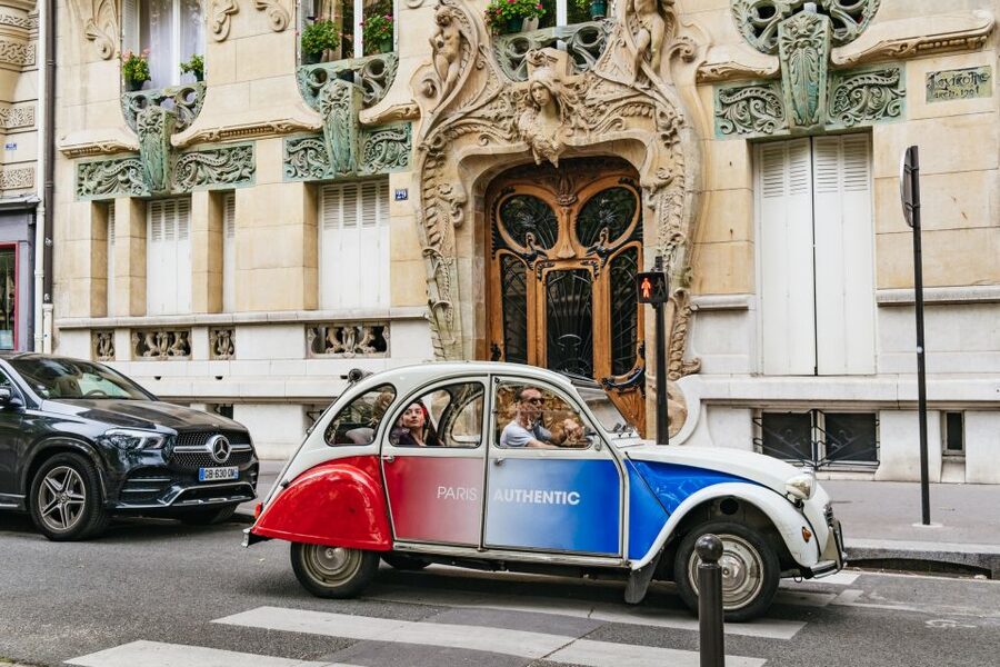 Paris: 1-Hour Vintage Citroen 2CV Tour - Why a 2CV makes Paris feel different