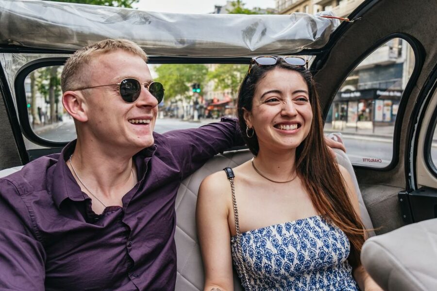 Paris: 1-Hour Vintage Citroen 2CV Tour - Starting from your hotel in central Paris