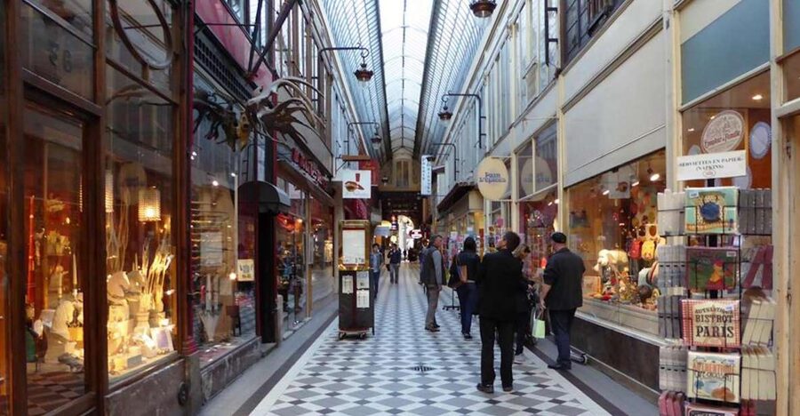 Paris: 2-Hour Passages Private City Tour in German - Key points to know before booking