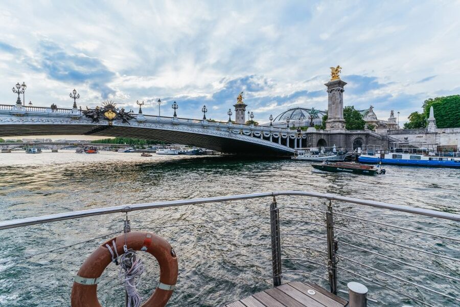 Paris: 3-Course-Dinner Cruise on the Seine with live music - Is $135 per person good value?