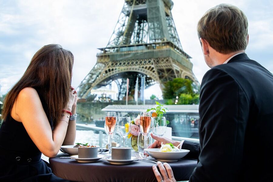 Paris: 3-Course-Dinner Cruise with Wine on the Seine River - Is $116 a fair price?