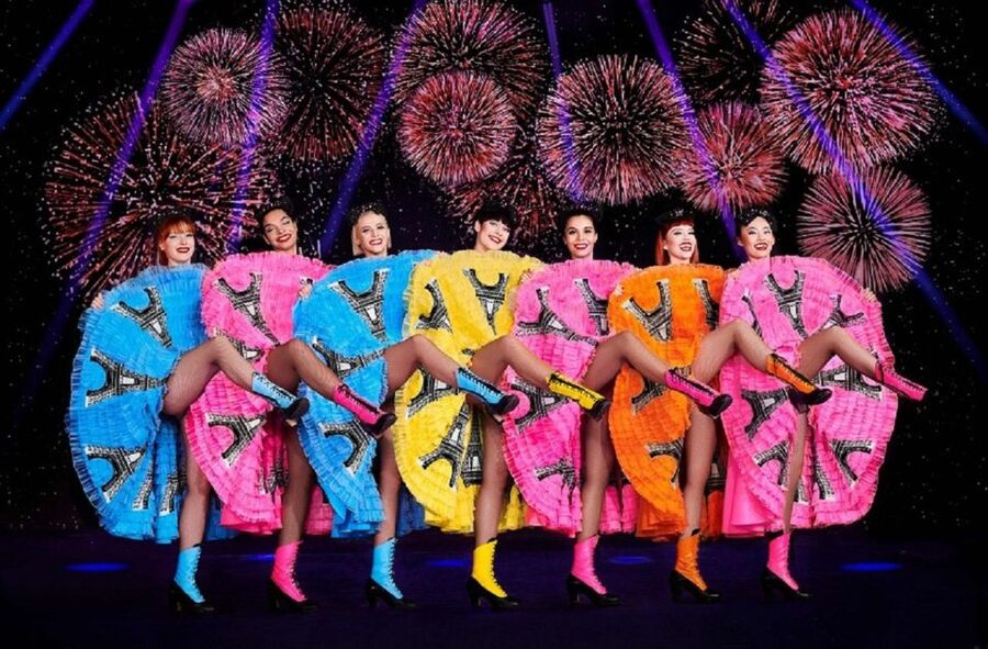 Paris: 3-Course Dinner & Show at Paradis Latin Cabaret - The 9:30 PM show, L’Oiseau Paradis