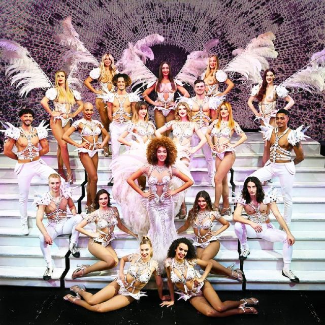 Paris: 3-Course Dinner & Show at Paradis Latin Cabaret - Seating, sightlines, and comfort inside the room