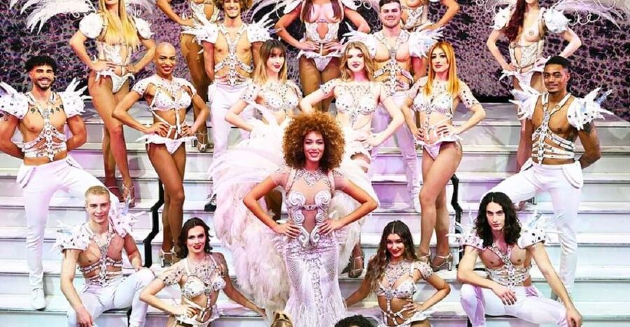 Paris: 3-Course Dinner & Show at Paradis Latin Cabaret - Arriving at 7:30 PM for the pre-show