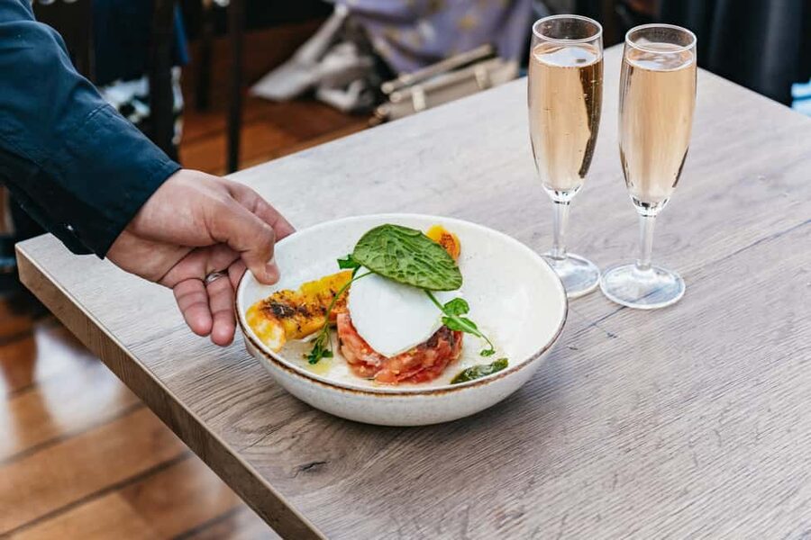 Paris : 3-Course Gourmet Dinner Cruise on Seine River - Price, extras, and what you really receive