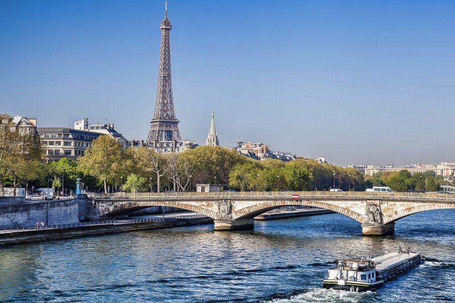 Paris: 3-Course Lunch Cruise on the River Seine - Lunch with the Eiffel Tower and Musée d’Orsay