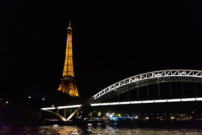 Paris 3-Courses Gourmet Dinner Seine River Cruise with Champagne - Turning west for the Eiffel Tower