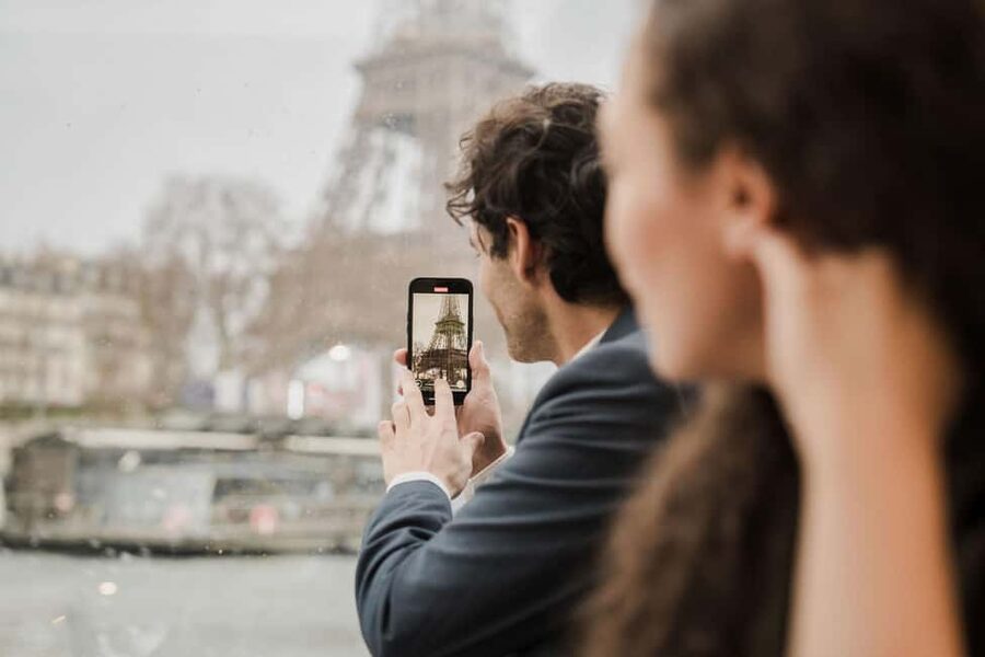 Paris: 4-Course Dinner Cruise on Seine River with Live Music - The Statue of Liberty and the return journey