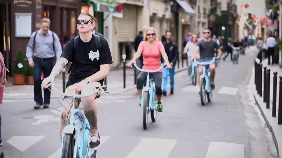 Paris 4-Hour Bike Tour: Off the Beaten Path - Meeting at Saint-Michel Fountain