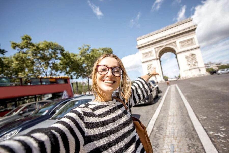 Paris: Arc de Triomphe Entry with Seine Cruise - Managing queues, weather, and comfort