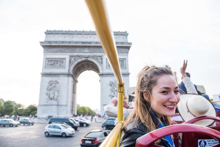 Paris: Arc de Triomphe Ticket & Big Bus Hop-on Hop-off Tour - Audio commentary, staff, and comfort