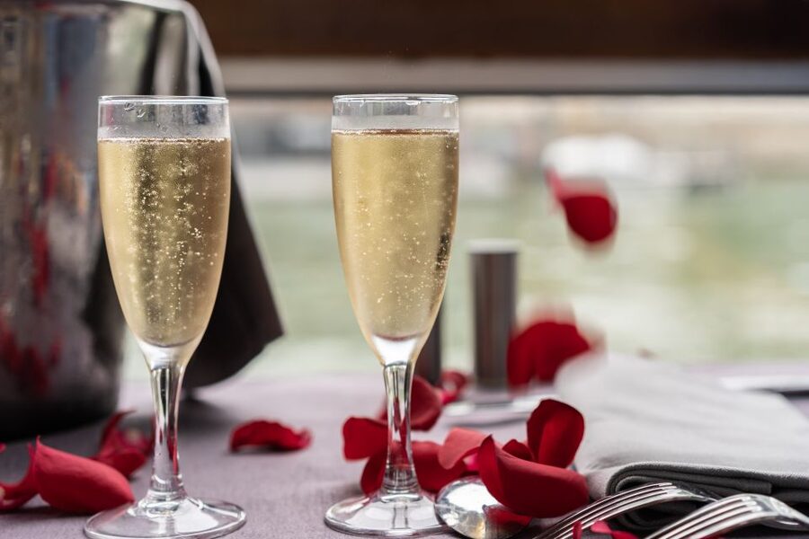 Paris: Bastille Day Special Evening Cruise - What comes with the French dinner