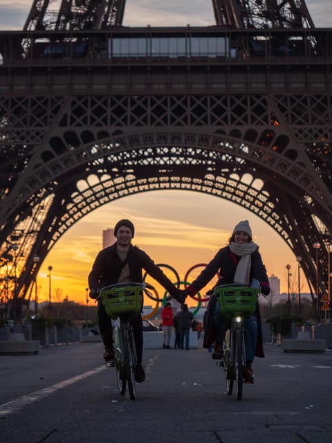Paris Before the Crowds: Sunrise Bike Tour with Breakfast - Breakfast with tartine and coffee