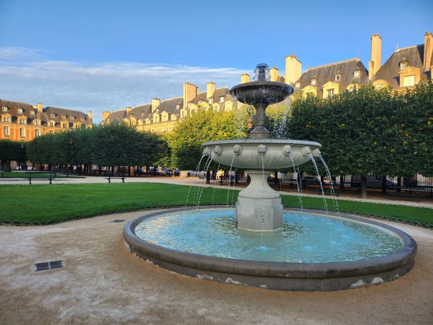 Paris Before the Crowds: Sunrise Bike Tour with Breakfast - Guides who add warmth and useful local advice