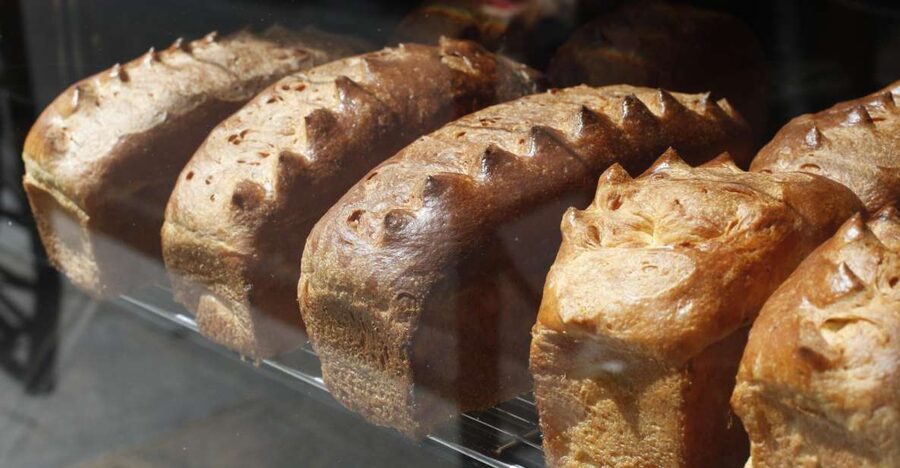 Paris: Behind the Scenes Bakery Tour with Breakfast - Arriving at Miss Manon on Rue Saint-Antoine