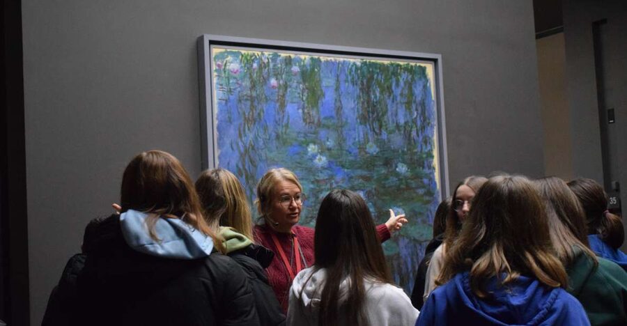 Paris: Best of Orsay Museum Small Group Tour with Tickets - Guide Quality and Language Options