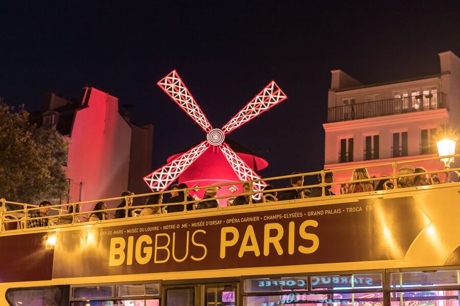 Paris: Big Bus Hop-on Hop-off Tour & Panoramic Night Tour - Notre Dame and the older heart of Paris