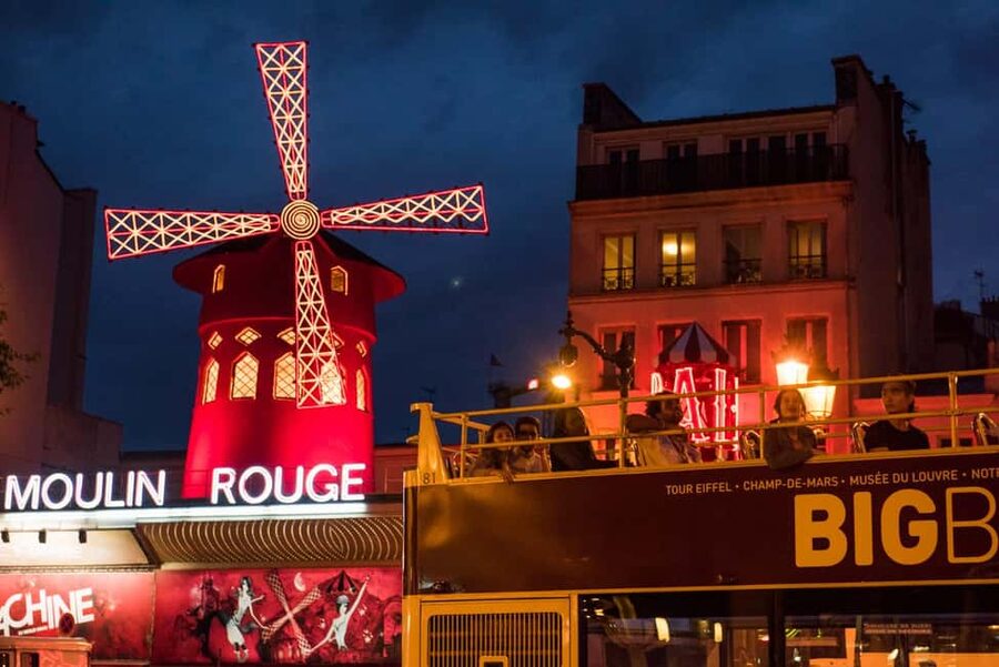 Paris: Big Bus Panoramic Night Tour by Open-Top Bus - The Louvre, Pont des Arts, and the Seine