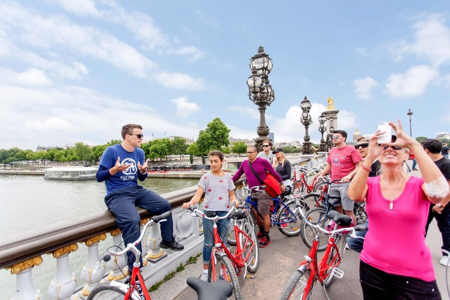 Paris Bike Tour: Eiffel Tower, Place de la Concorde & More - Key points at a glance