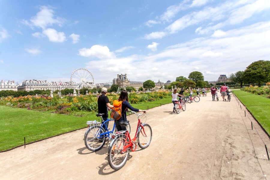 Paris Bike Tour: Eiffel Tower, Place de la Concorde & More - Weather, fitness, and street safety