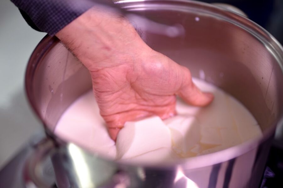 Paris: Butter and Cheesemaking Workshop - Learning about French cheese beyond your own batch