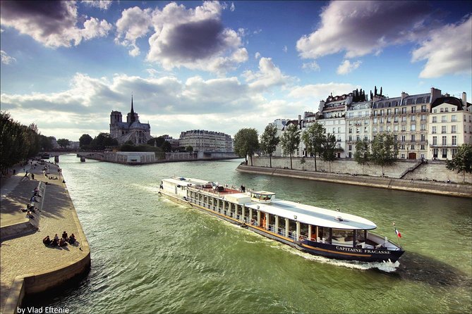 Paris Capitaine Fracasse 3 Course Seine River Dinner Cruise - A French-inspired three-course dinner