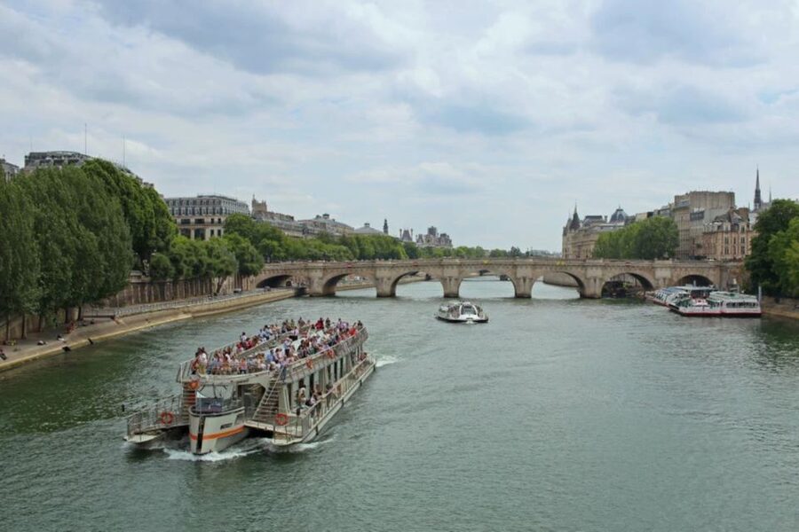 Paris: Catacombs, Audio Guide, and River Cruise Option - Adding the one-hour Seine River cruise