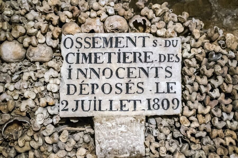 Paris: Catacombs Restricted Access Tour - Meeting the guide at Denfert-Rochereau
