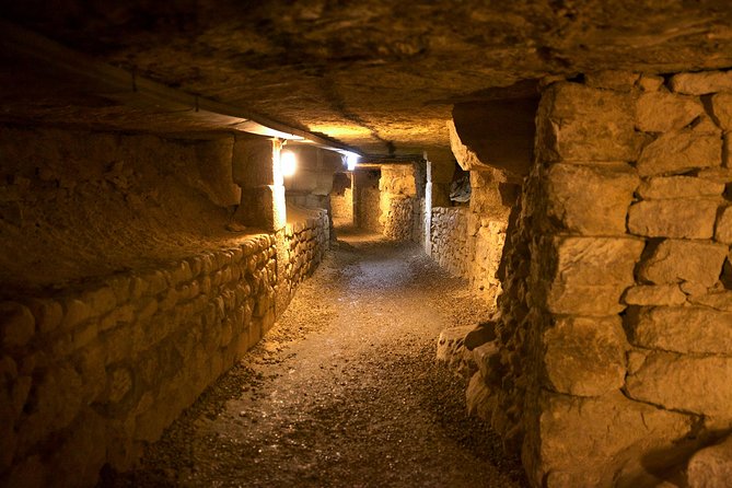 Paris Catacombs Tour - Meeting your guide near Avenue du Général Leclerc