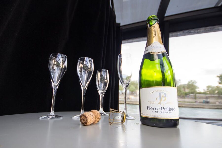Paris: Champagne Tasting Cruise Departure from Eiffel Tower - Daylight, Sunset, or Night?