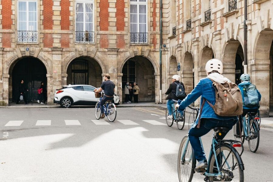 Paris: Charming Nooks and Crannies Bike Tour - The guide can shape the whole experience