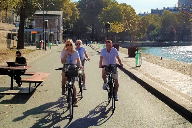 Paris: Charming Nooks and Crannies Bike Tour - The medieval Marais, Jewish quarter, and Place des Vosges