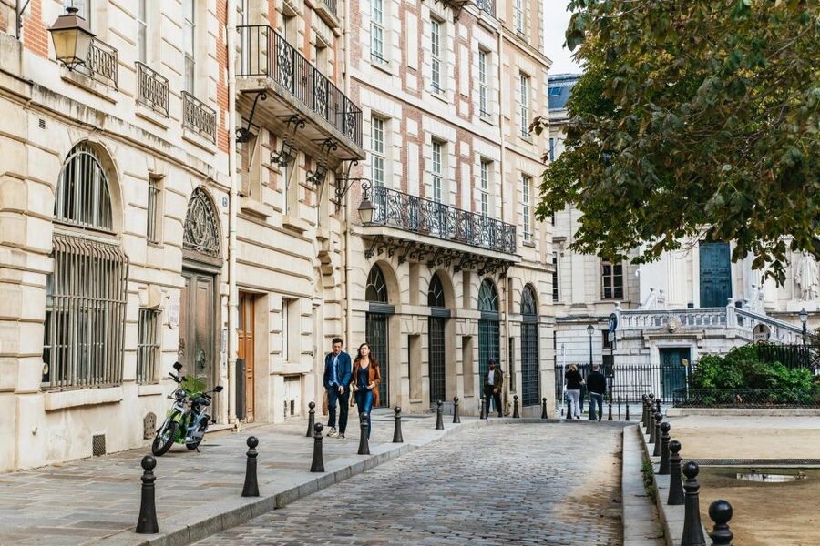 Paris: Charming Nooks and Crannies Bike Tour - Odéon, Luxembourg, and the memory of revolution