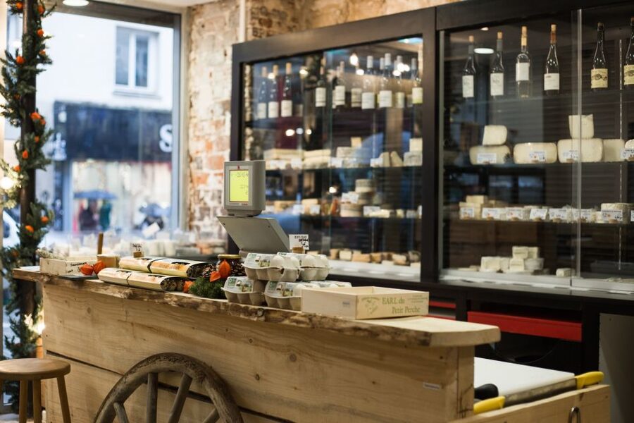 Paris: Cheese and Wine Class in a 17th Century Cellar - Three wines and the art of pairing