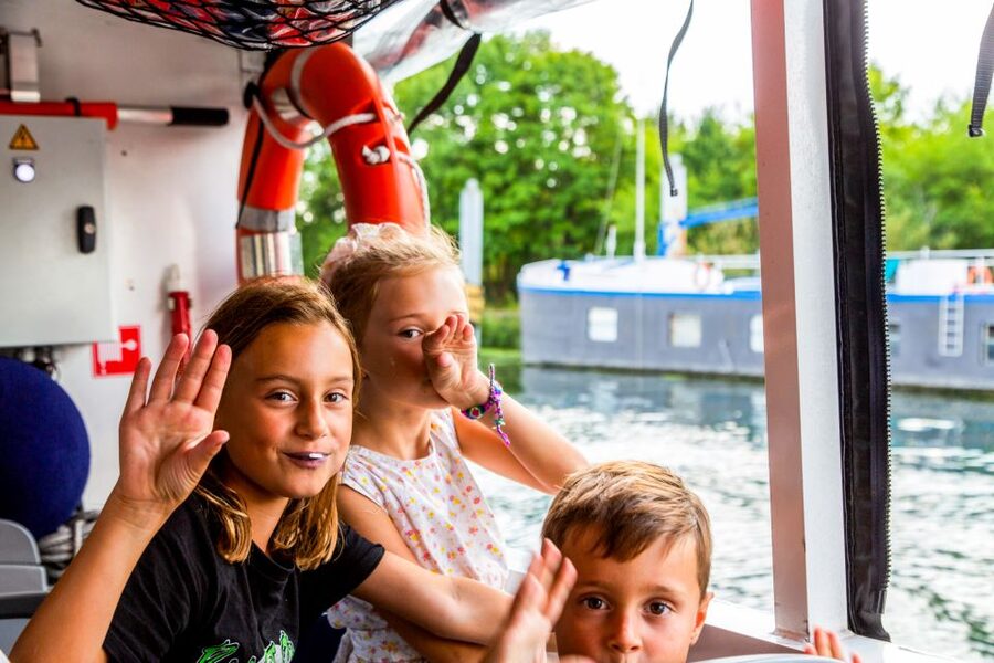 Paris: City and River Seine Tour on an Amphibious Bus - Key points to know before booking