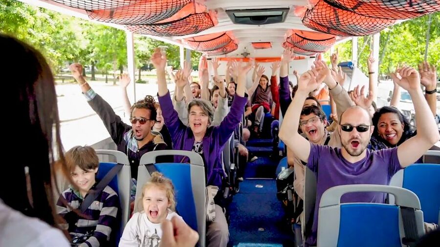 Paris: City and River Seine Tour on an Amphibious Bus - The opening road circuit and Paris icons