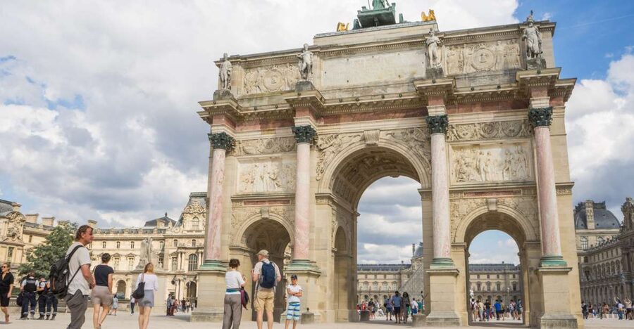 Paris: City Center Group Tour in German - Key points to know before you book
