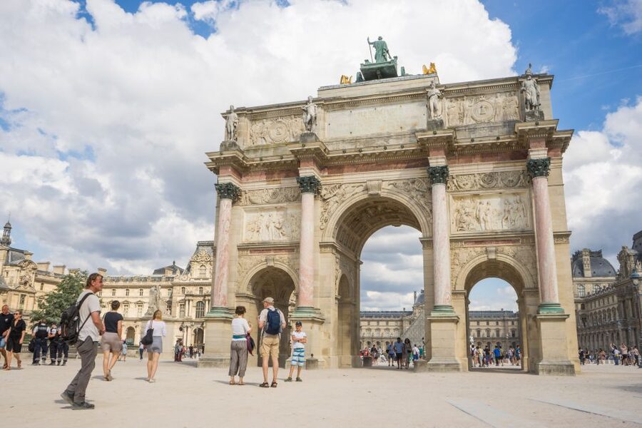 Paris: City Center Group Tour in German - Place Vendôme and the imperial side of Paris