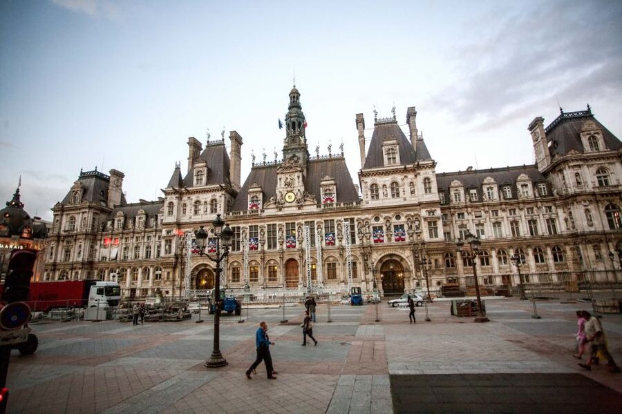 Paris: City Tour by Bus with Eiffel Tower & Optional Summit - Seeing the Champs Elysées and Louvre Palace by Night