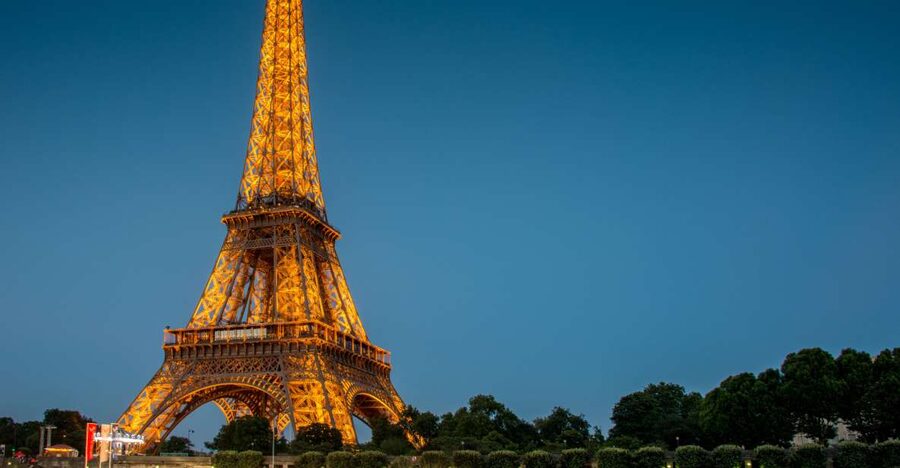 Paris: City Tour by Bus with Eiffel Tower & Optional Summit - The Eiffel Tower at Dusk and After Dark