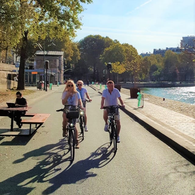 Paris: City Treasures Bike Tour - The Love-Lock Bridge and the Louvre