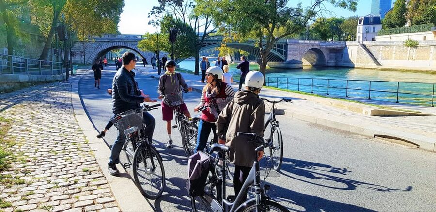 Paris: City Treasures Bike Tour - Small Groups and the Guide’s Local Advice